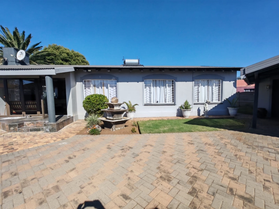 3 Bedroom Property for Sale in Vaalpark Free State